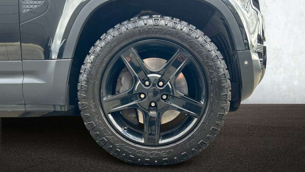 Land Rover Defender 110 Defender Se D White #8