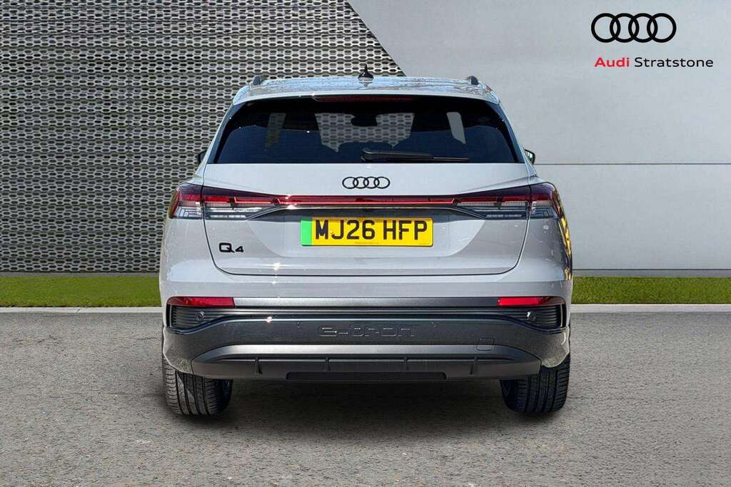 Audi Q4 E Tron 210Kw 45 82Kwh Black Edition 2026 Grey #4