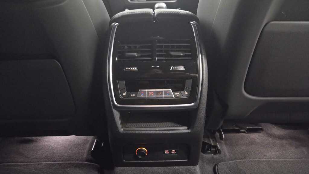 BMW XM 5dr Auto Black #30