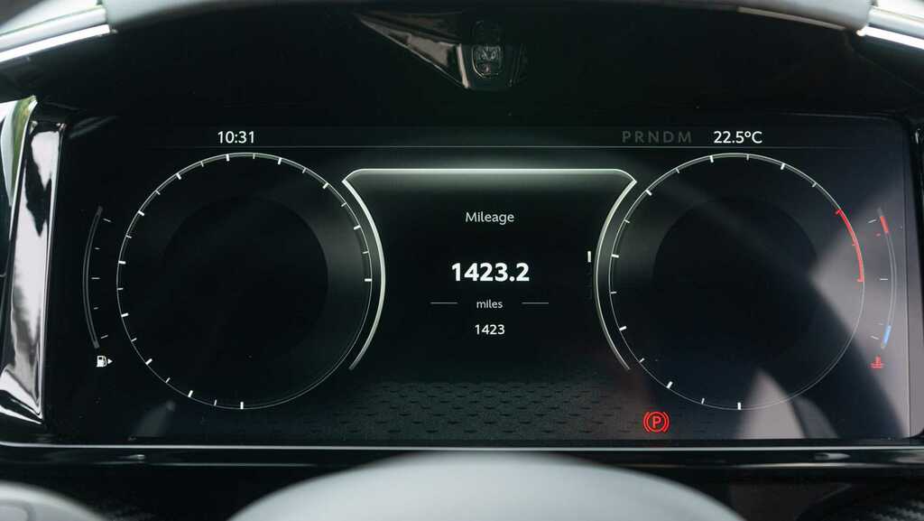 Aston Martin Vantage V8 2025 Silver #6