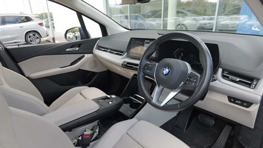 BMW 2 Series 220I Mht Sport Dct 2023 Blue #4