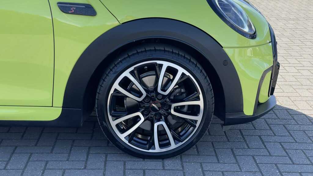 Mini Convertible 1.5 Cooper Sport Convertible Steptronic Red #13
