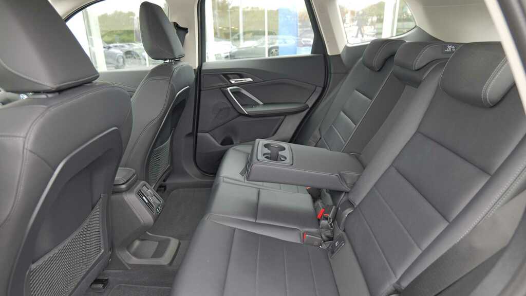BMW iX1 230Kw Xdrive30 Xline 65Kwh 2024 Black #5