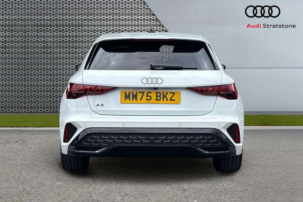 Audi A3 1.5 Tfsi 150 S Line S Tronic 2025 White #6