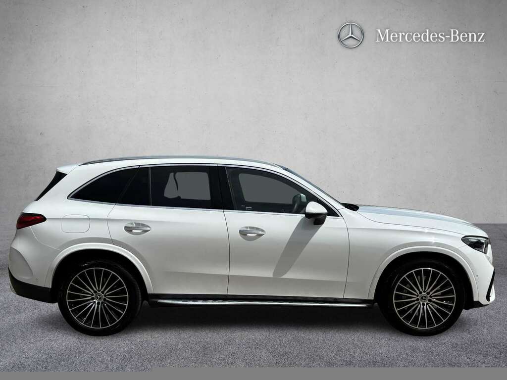 Mercedes-Benz GLC Class 300 4Matic Amg Line Premium Plus 9G-tronic 202 White #3