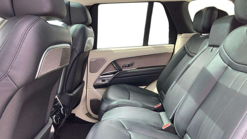 Land Rover Range Rover 3.0 P550e 2023 Black #4