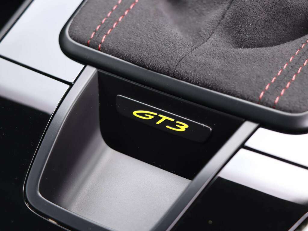 Porsche 911 911 Carrera 4 Gts Orange #18