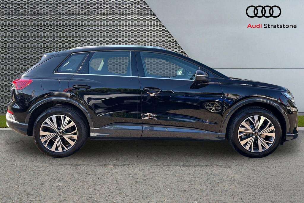 Audi Q4 E Tron 150Kw 40 63Kwh Sport Leather 2026 Black #4