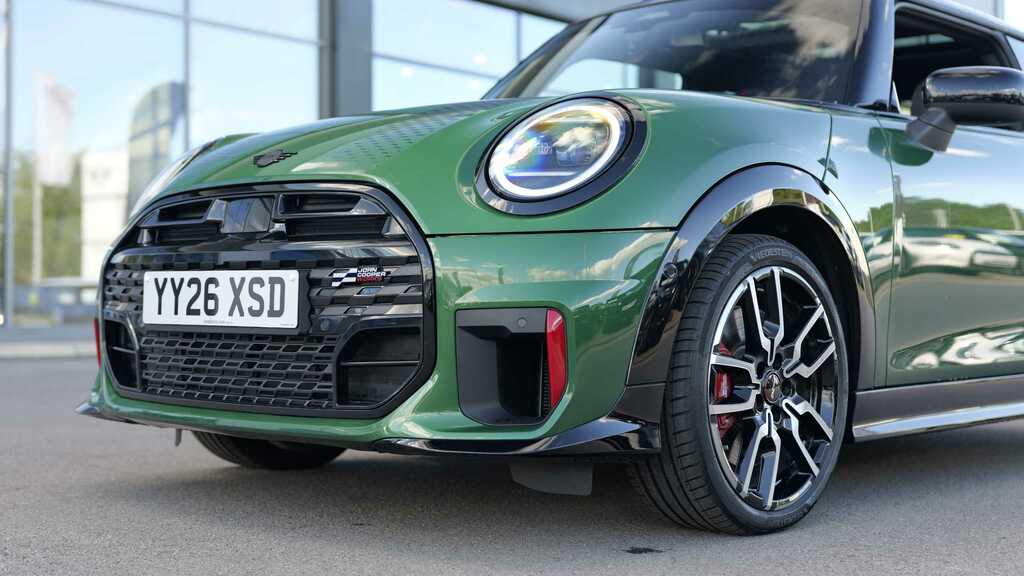 Mini Hatch 2.0 John Works Level 2 2026 Green #6