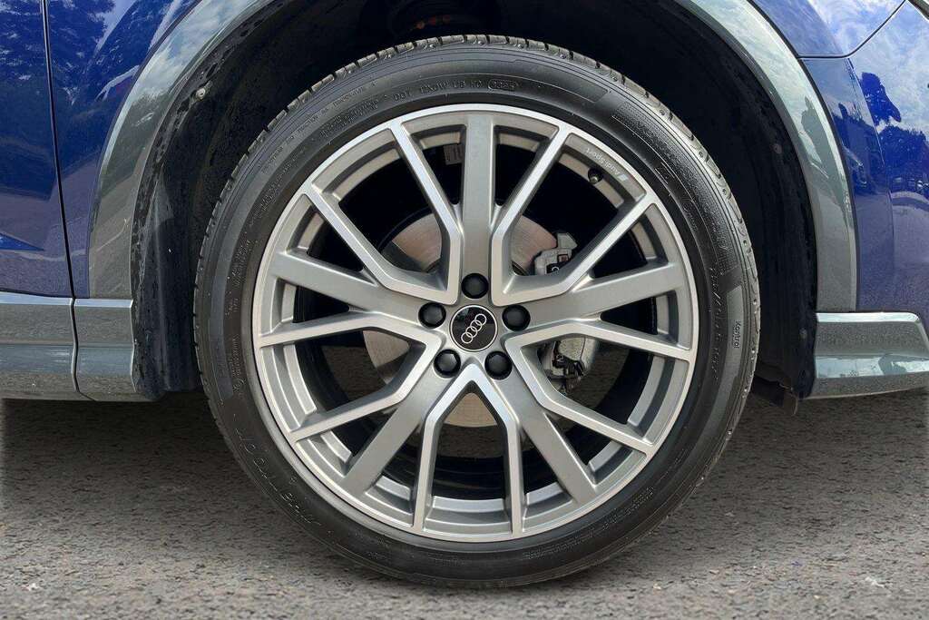 Audi Q3 35 Tfsi Black Edition S Tronic 20 Alloy 202 DF75JYG Blue #2