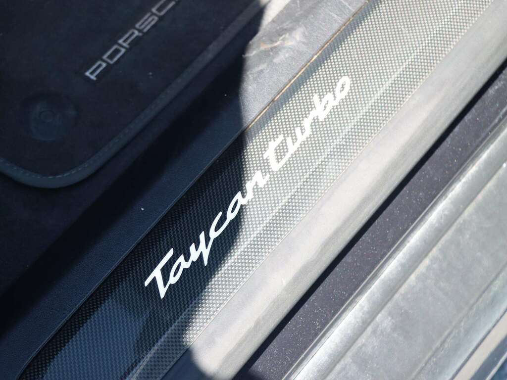 Porsche Taycan 4S 79Kwh White #14