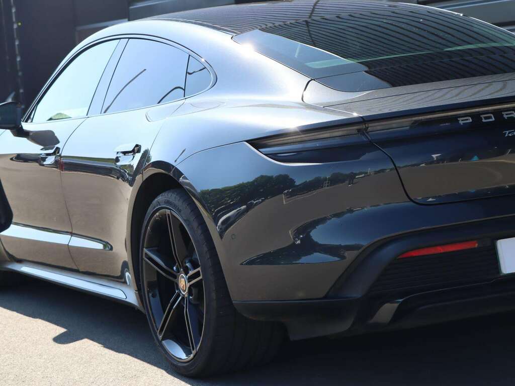 Porsche Taycan 4S 79Kwh White #28