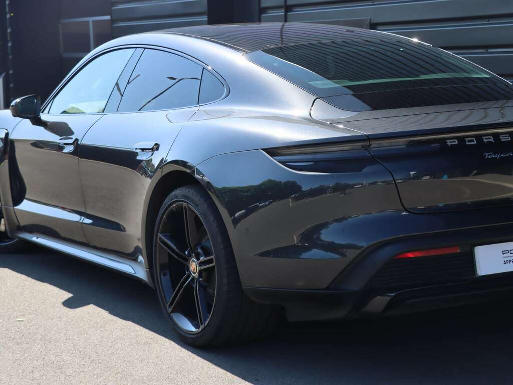 Porsche Taycan 4S 79Kwh White #30