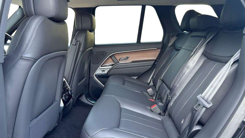 Land Rover Range Rover 3.0 D300 Se 2026 FJ26VGN Black #4