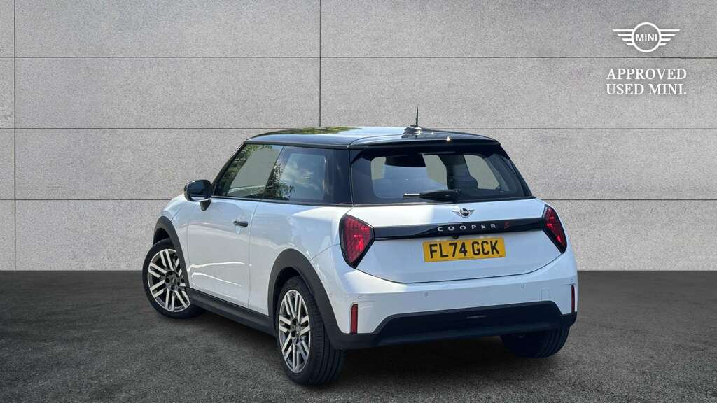 Mini Hatch 2.0 S Classic 2024 FL74GCK White #2