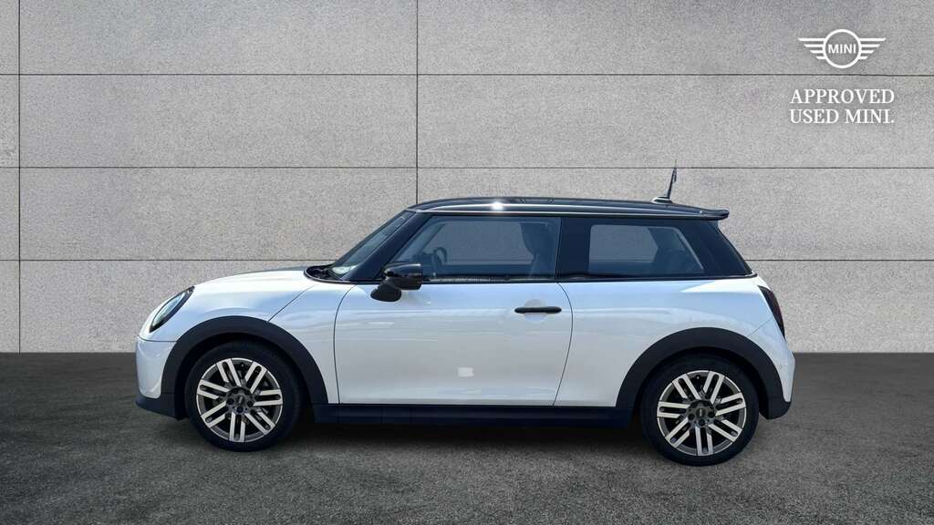 Mini Hatch 2.0 S Classic 2024 FL74GCK White #3