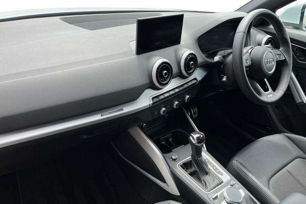 Audi Q2 35 Tfsi S Line S Tronic 2023 White #2