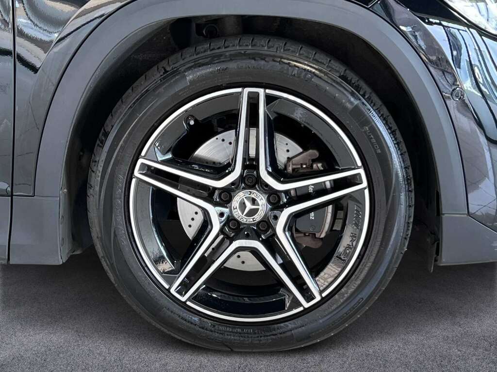 Mercedes-Benz GLA Class 220D 4Matic Amg Line Executive 2023 Black #6