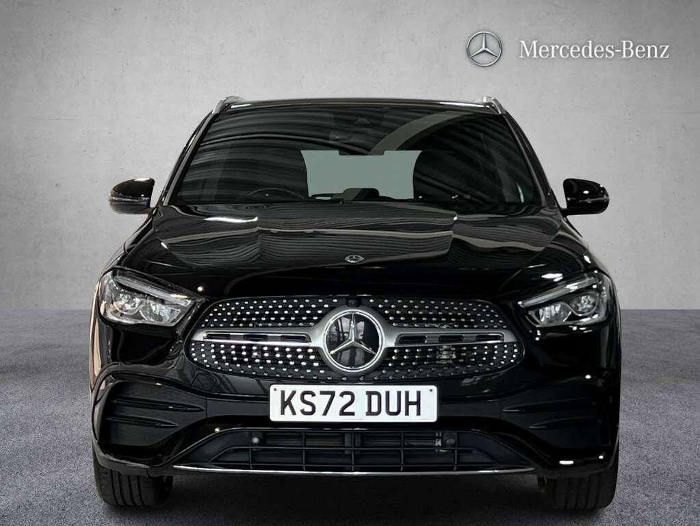 Mercedes-Benz GLA Class 220D 4Matic Amg Line Executive 2023 Black #3