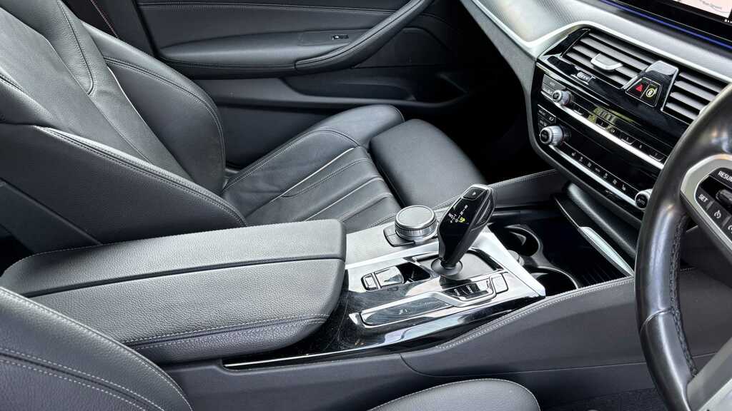 BMW 5 Series 530E M Sport Comfort Plus Blue #30