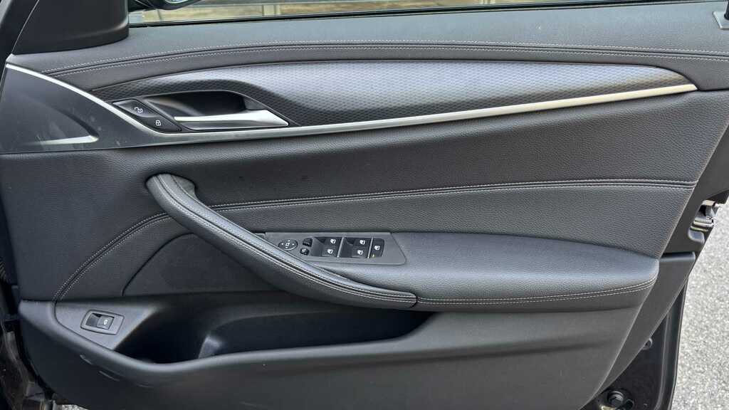 BMW 5 Series 530E M Sport Comfort Plus Blue #22
