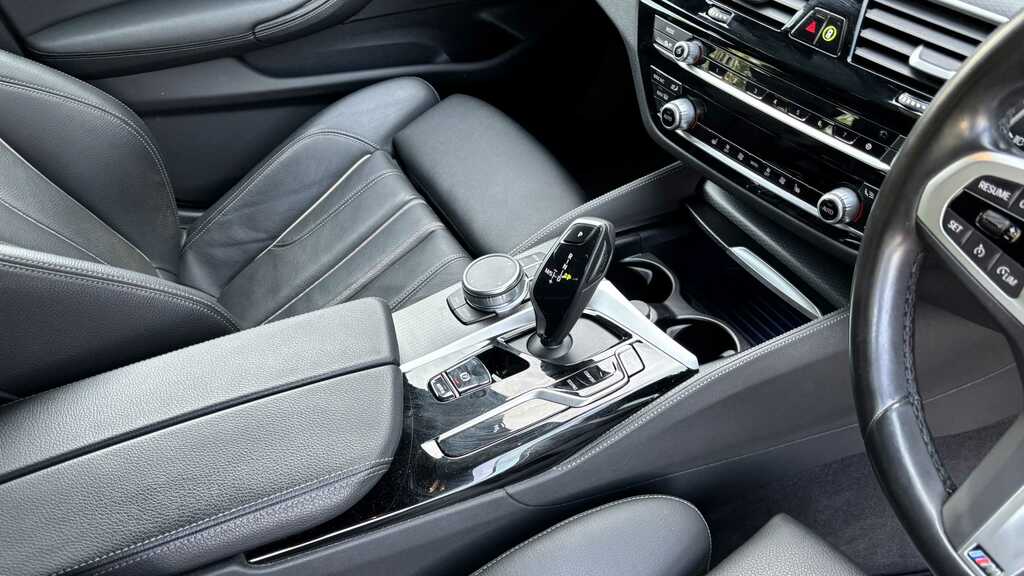 BMW 5 Series 530E M Sport Comfort Plus Blue #8
