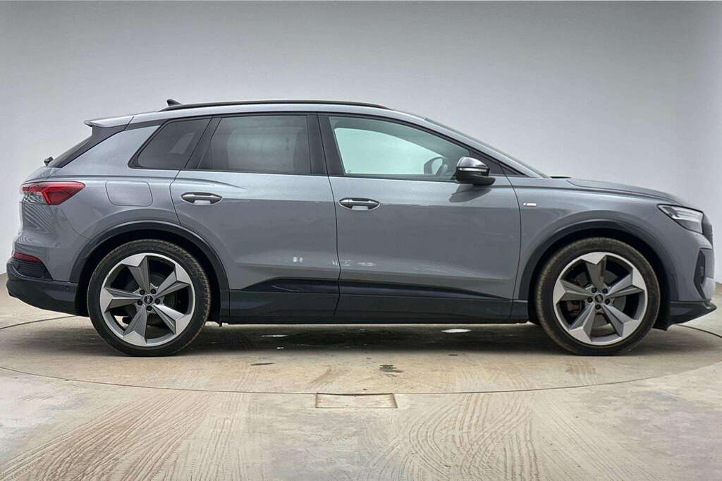 Audi Q4 E Tron 210Kw 45 82Kwh Black Edition 2024 Grey #4