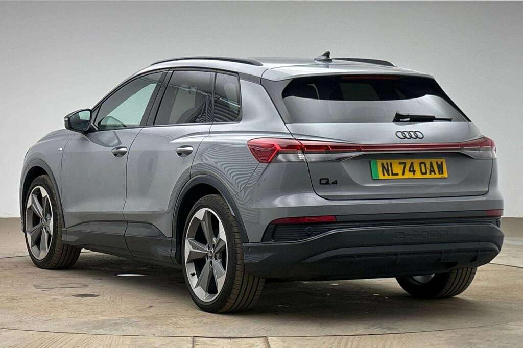 Audi Q4 E Tron 210Kw 45 82Kwh Black Edition 2024 Grey #3
