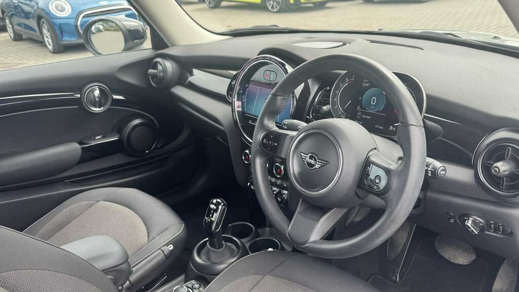 Mini Hatch 1.5 Cooper Classic II Comfort Pack 2024 Silver #5