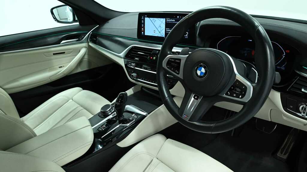BMW 5 Series 520D Mht M Sport Step 2023 White #5