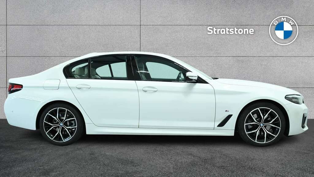 BMW 5 Series 520D Mht M Sport Step 2023 White #2