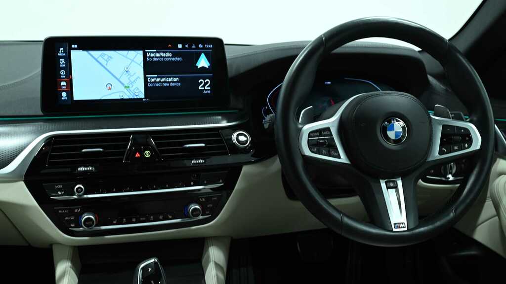 BMW 5 Series 520D Mht M Sport Step 2023 White #4