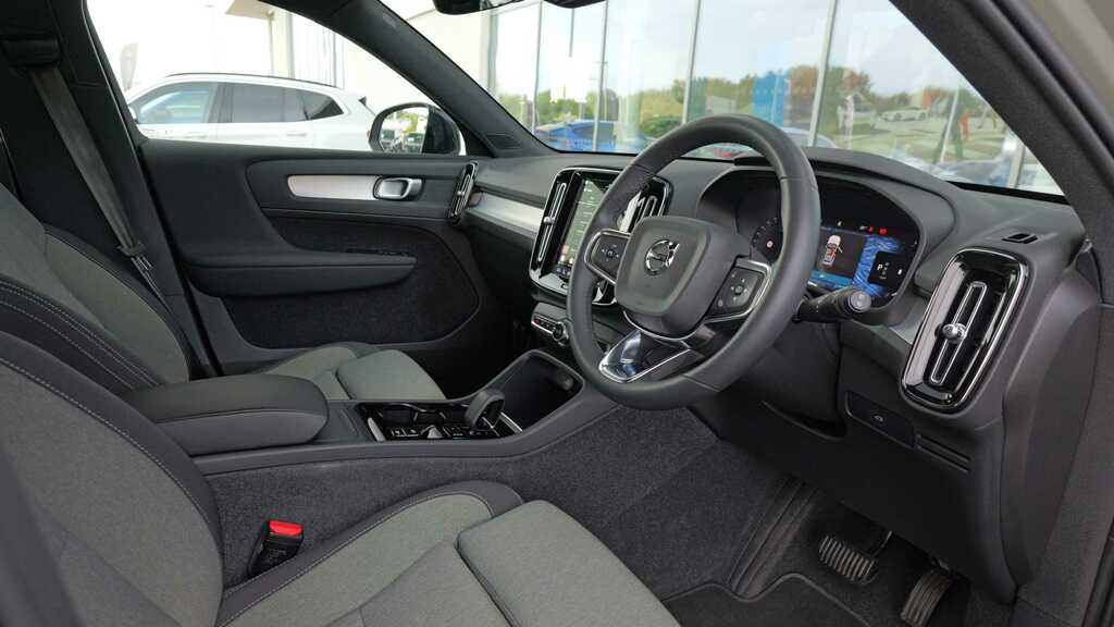 Volvo XC40 2.0 B4p Plus Dark 2023 Green #6