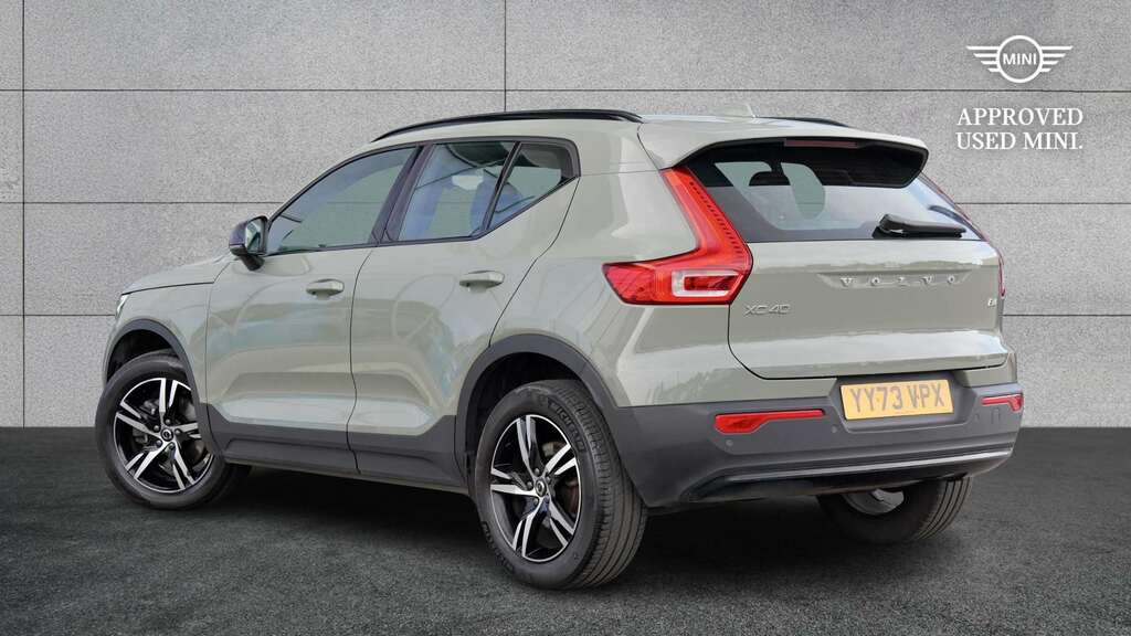 Volvo XC40 2.0 B4p Plus Dark 2023 Green #2