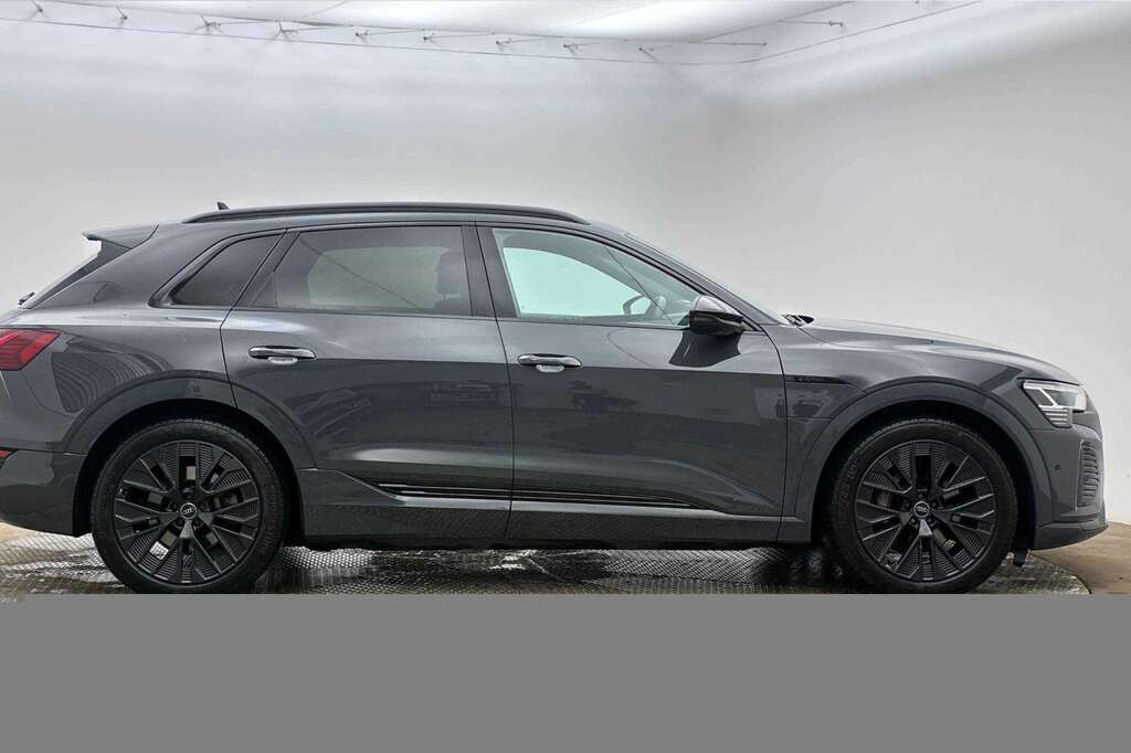 Audi Q8 e tron 250Kw 50 Quattro 95Kwh Black Edition 2023 Grey #4