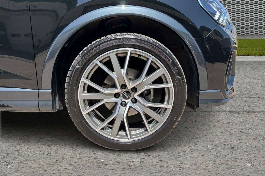 Audi Q3 35 Tfsi Black Edition S Tronic 20 Alloy 202 DX75RYY  #4