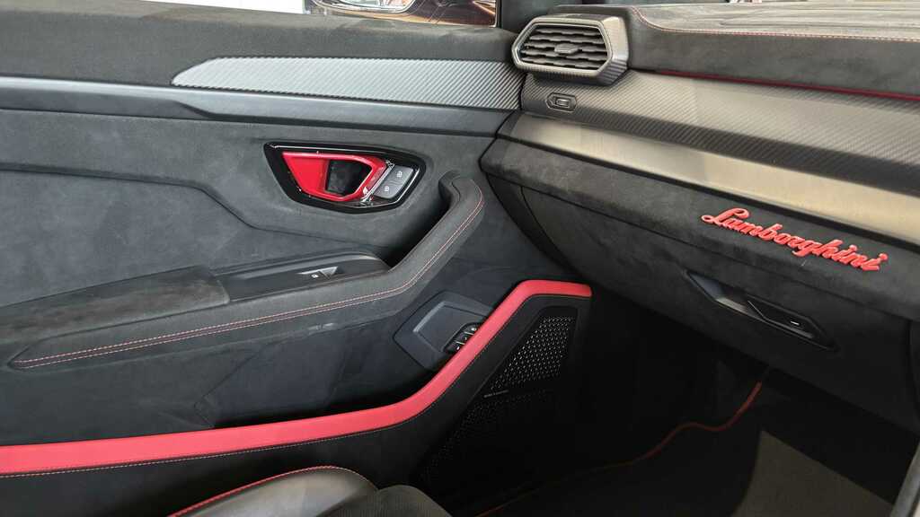 Lamborghini Urus 4L Performante Black #25