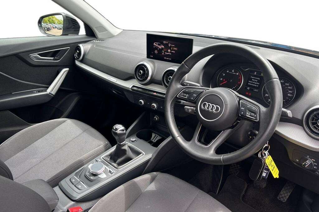 Audi Q2 30 Tfsi Technik 2022 Black #6