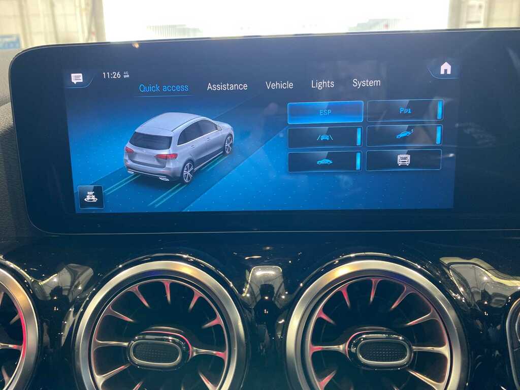 Mercedes-Benz B Class Amg Line Red #30