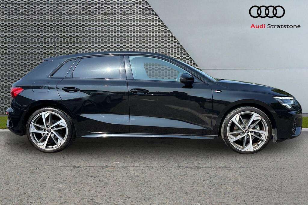 Audi A3 35 Tfsi Black Edition S Tronic 2024 ML24JNN Black #3