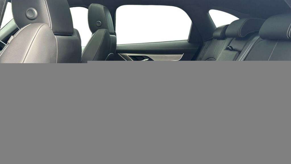 Jaguar F-Pace 2.0 D200 R-dynamic Se Black Awd 2023 Black #4