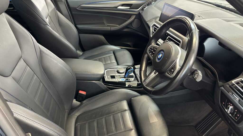 BMW iX3 210Kw M Sport Pro 80Kwh 2022 Black #4