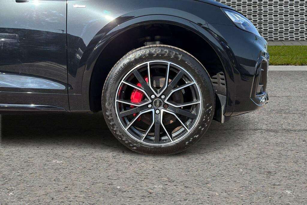 Audi Q5 50 Tfsi E Quattro Edition 1 S Tronic 2022 Black #4