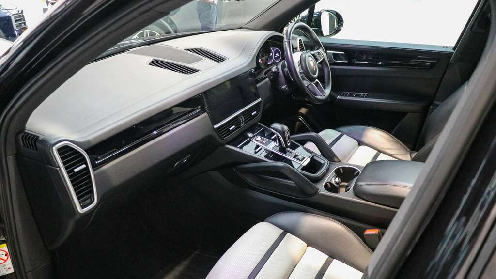 Porsche Cayenne V6 S 2019 PX69KKN Black #5