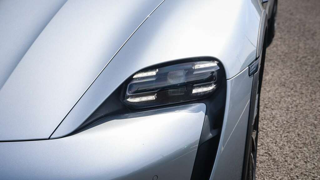 Porsche Taycan 4X2 Black #26