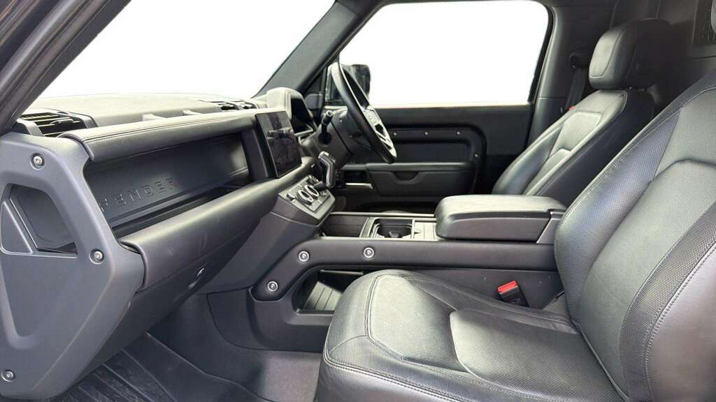 Land Rover Defender 90 3.0 D300 Hard Top X-dynamic Hse 2023 Black #3