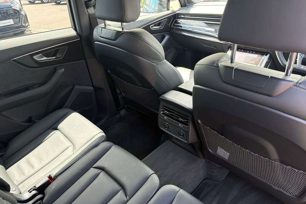 Audi Q7 Black Edition Black #20
