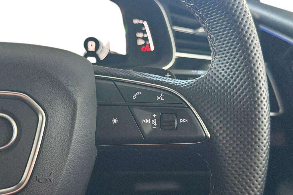Audi Q7 Black Edition Black #17