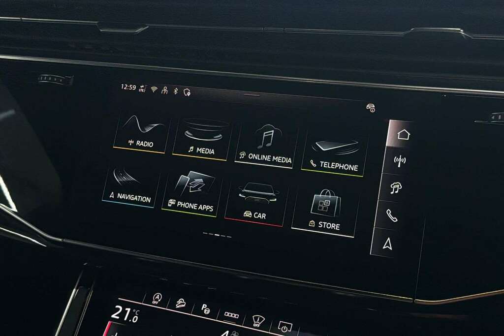 Audi Q7 Black Edition Black #24