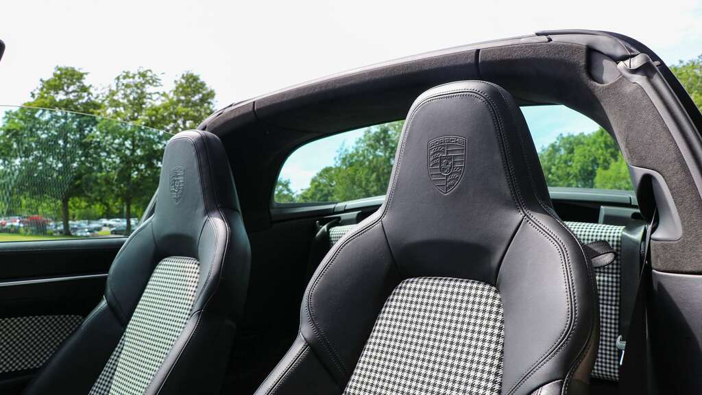 Porsche 911 Coupe Black #18